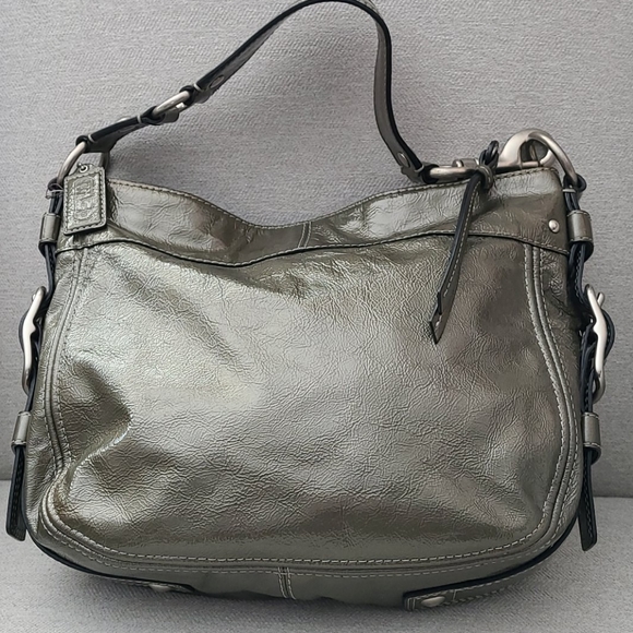 Coach Handbags - EUC Coach Zoe Hobo Bag in Pewter